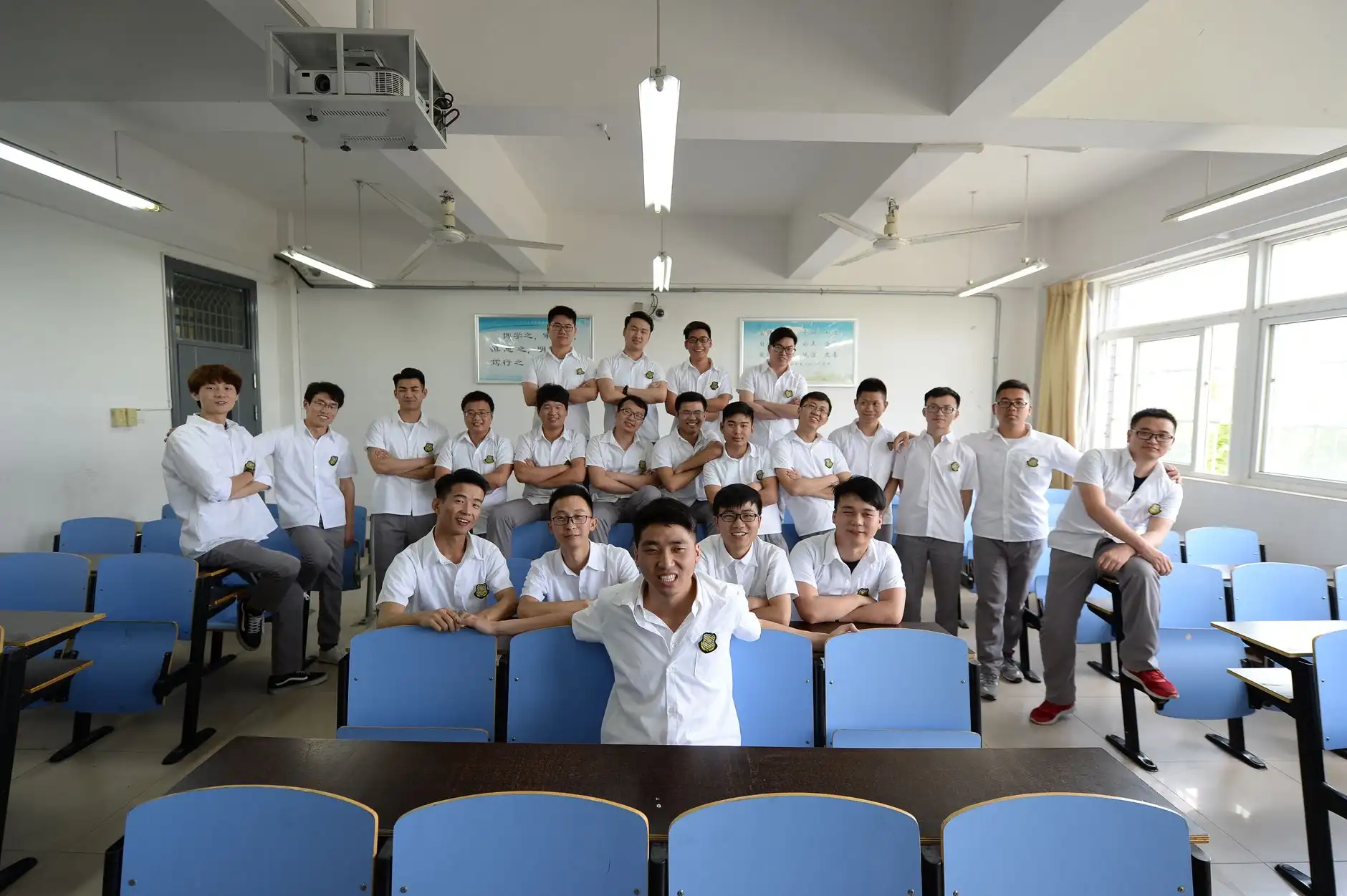 西南地区市政路灯项目LED改造方案设计与节能效益分析