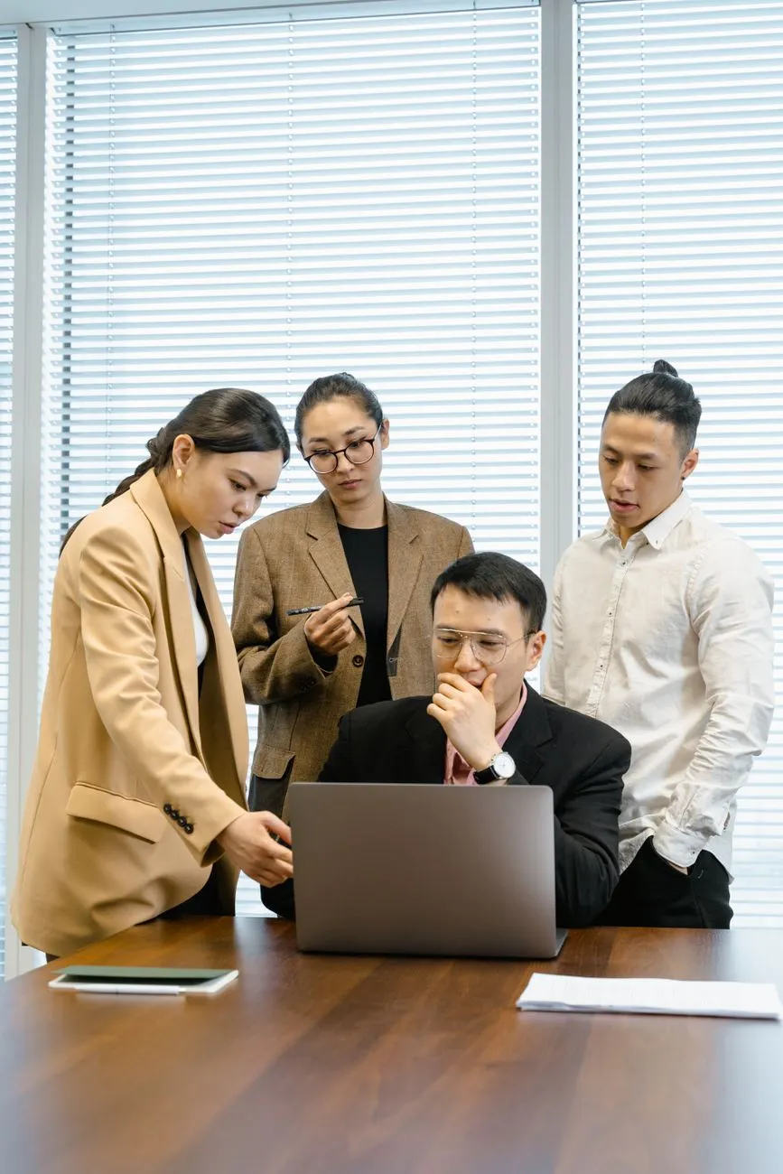 防爆LED照明设备在化工企业的应用规范与技术选型