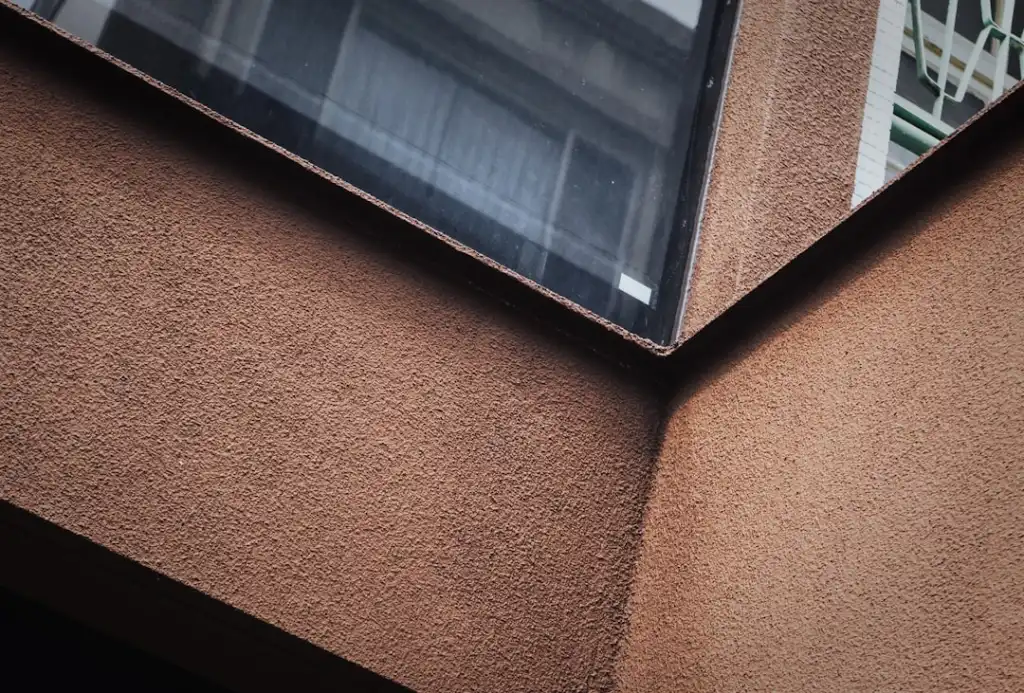 重庆LED投光灯与工矿灯在市政工程中的选型对比分析