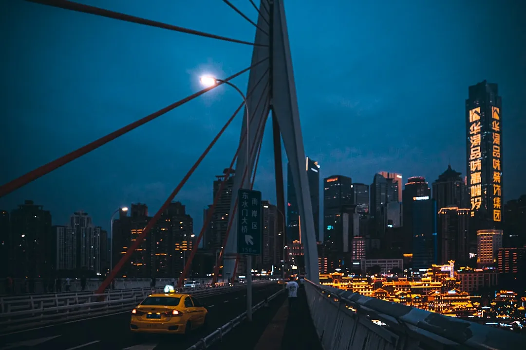 重庆市政道路LED路灯改造：节能降耗与照度提升的实践方案正文配图 1