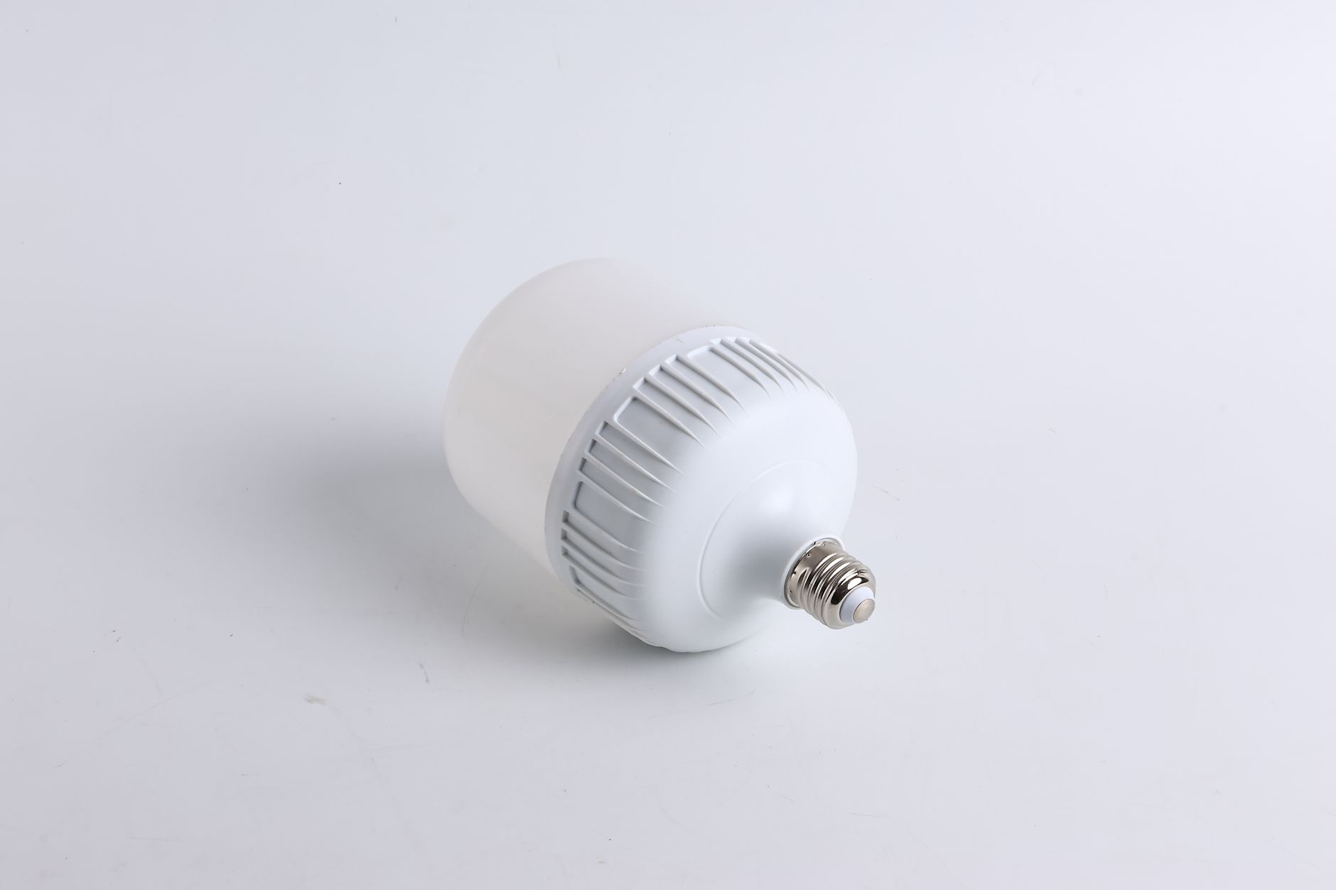 LED防爆灯与普通工矿灯在工业厂房中的选型对比分析正文配图 2
