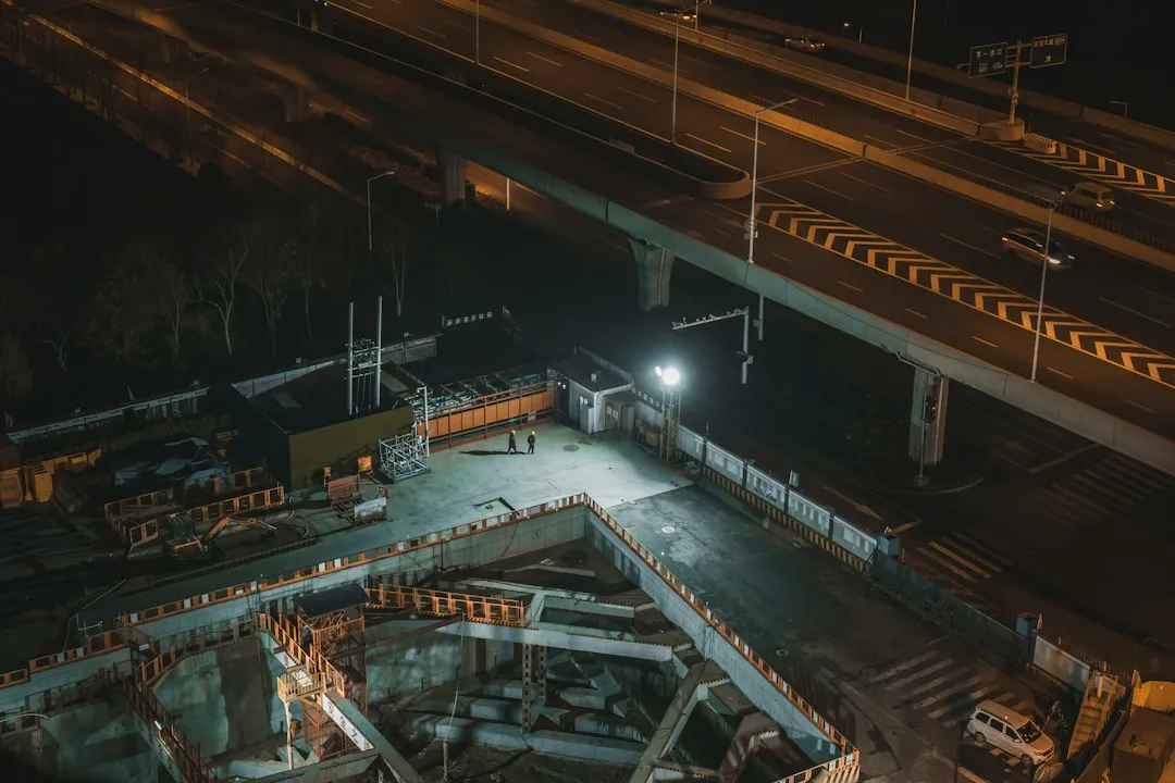 LED路灯与投光灯在市政工程中的协同应用与节能效益分析正文配图 2